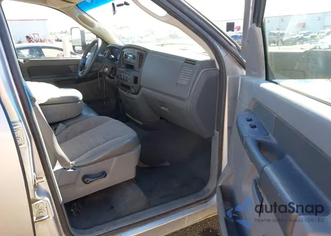 2007 Dodge Ram 1500 z USA, uszkodzony, nr VIN 1D7HU182671546962